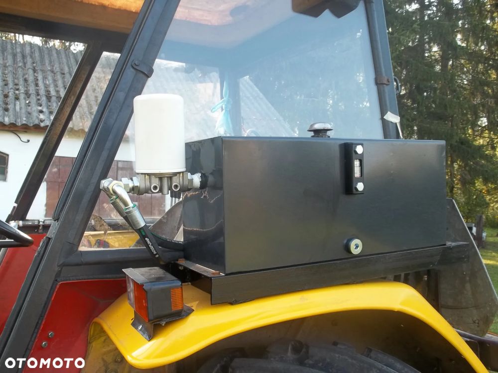 Ursus C360 3P - 12