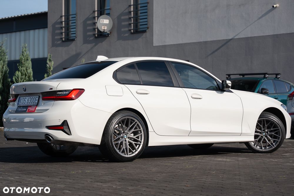 BMW Seria 3 318i Sport Line - 13