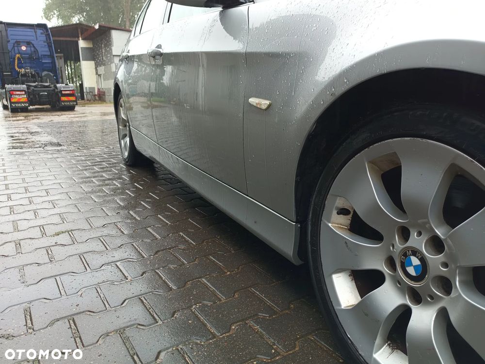 BMW Seria 3 330i - 12