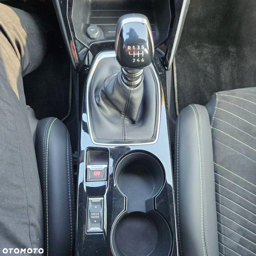 Peugeot 208 1.2 PureTech GT S&S - 24