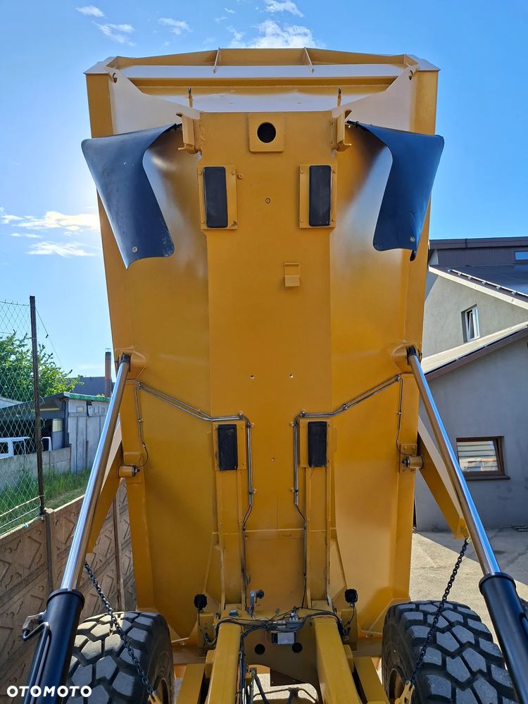 Caterpillar 725 - 25