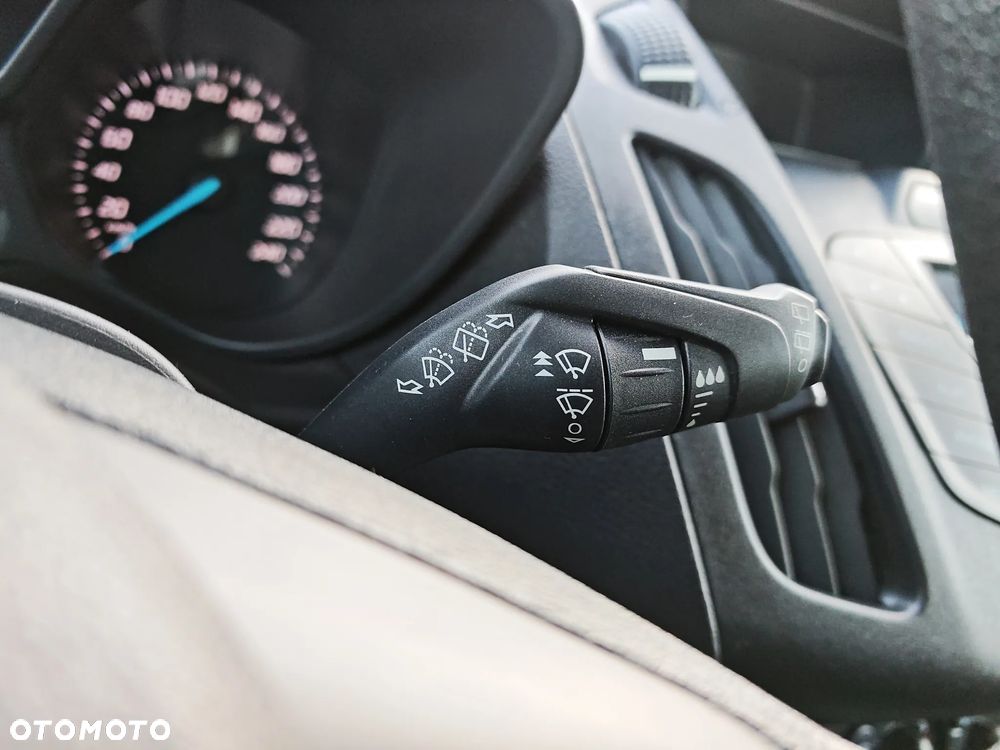 Ford Tourneo Connect 1.5 TDCi Start-Stop Titanium - 24