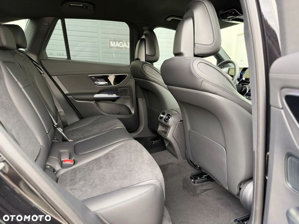 Mercedes-Benz GLC - 30