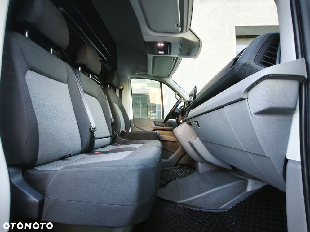 Volkswagen Crafter Furgon 3640 - 16