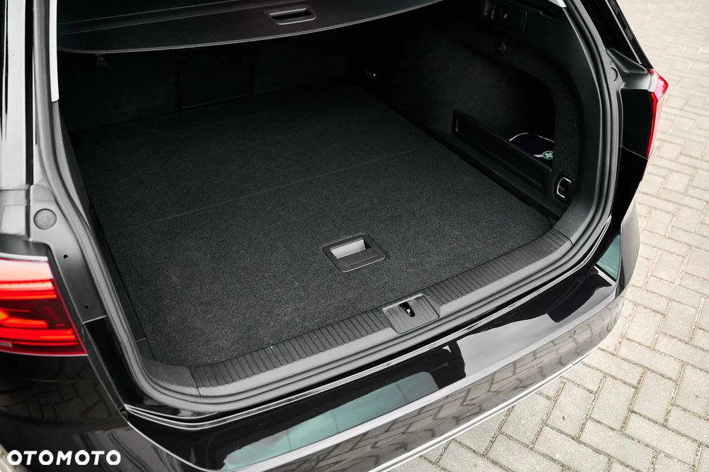 Volkswagen Passat Variant 2.0 TDI EVO Elegance DSG - 17