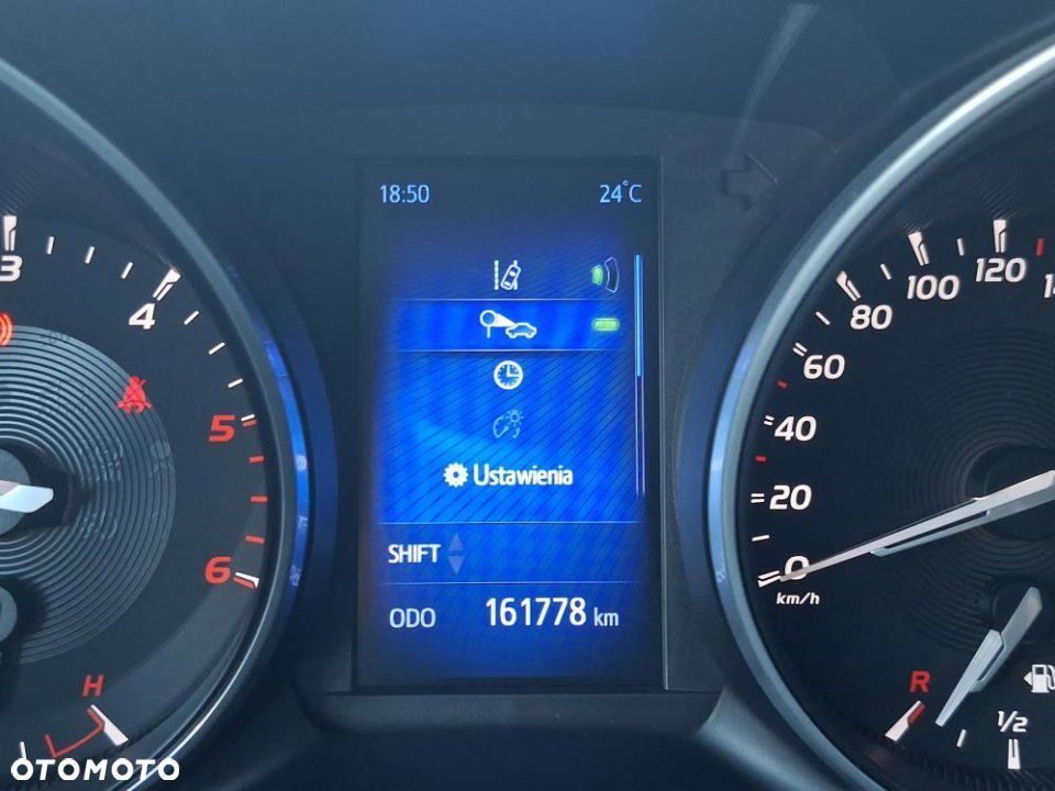Toyota Avensis - 24