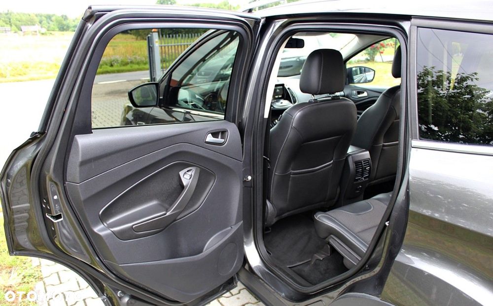 Ford Kuga - 12