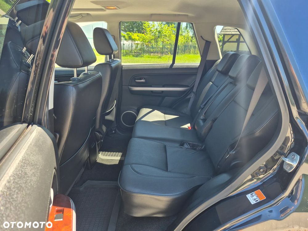 Suzuki Grand Vitara 2.0 De luxe - 24