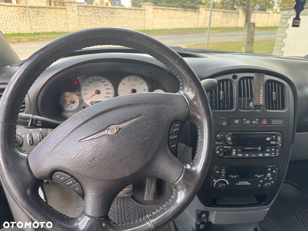 Chrysler Grand Voyager 3.3 LX - 21