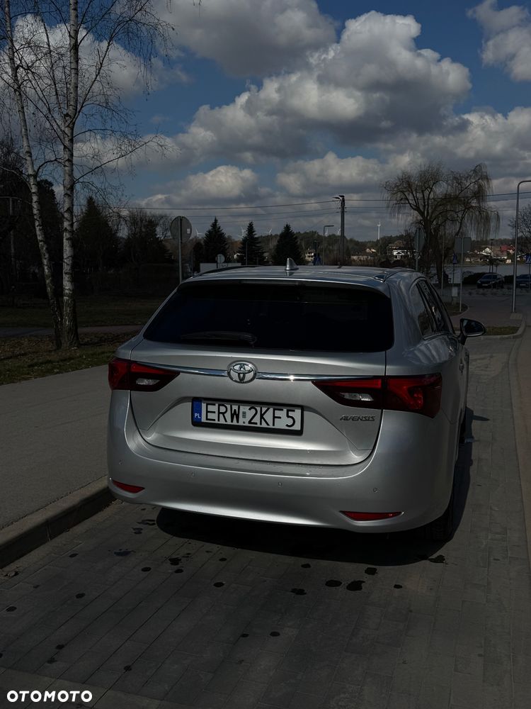 Toyota Avensis 2.0 D-4D Selection - 11