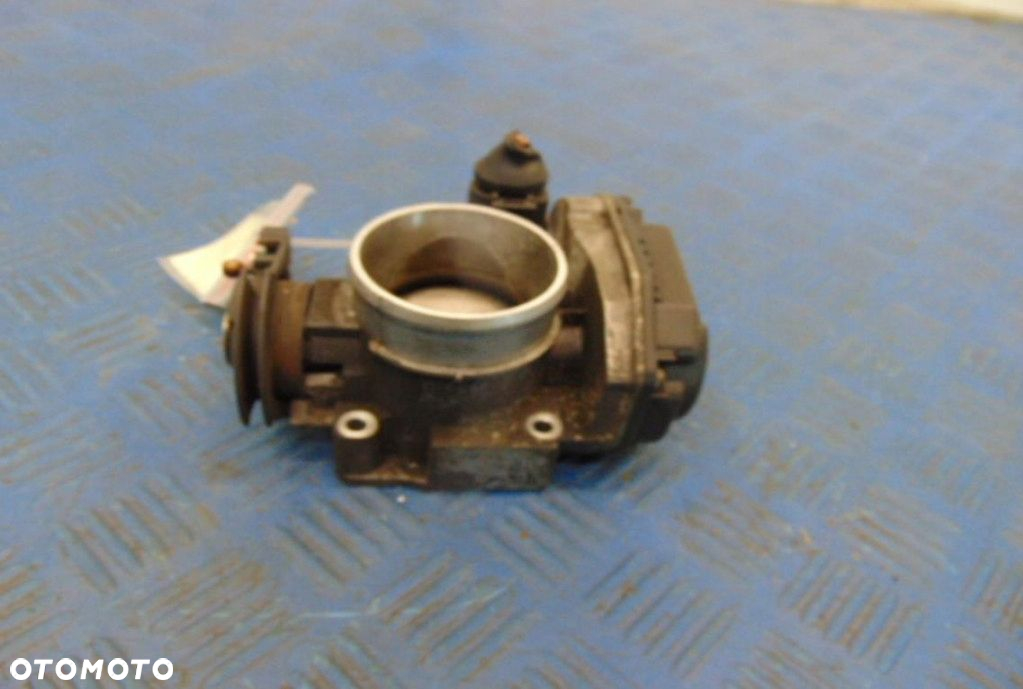 VOLKSWAGEN PASSAT B5 1.8 20V PRZEPUSTNICA 058133063M - 4