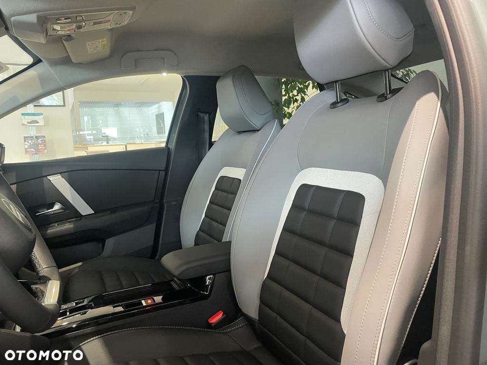 Citroën C4X 1.2 mHEV Max eDCT6 - 8