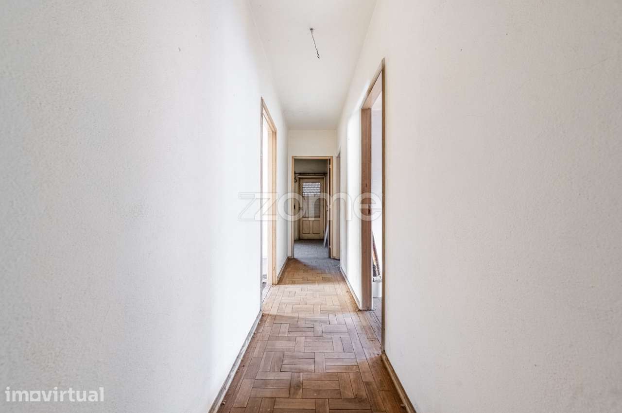 Andar moradia T3 para remodelar em Polvoreira, Guimarães - Grande imagem: 5/21