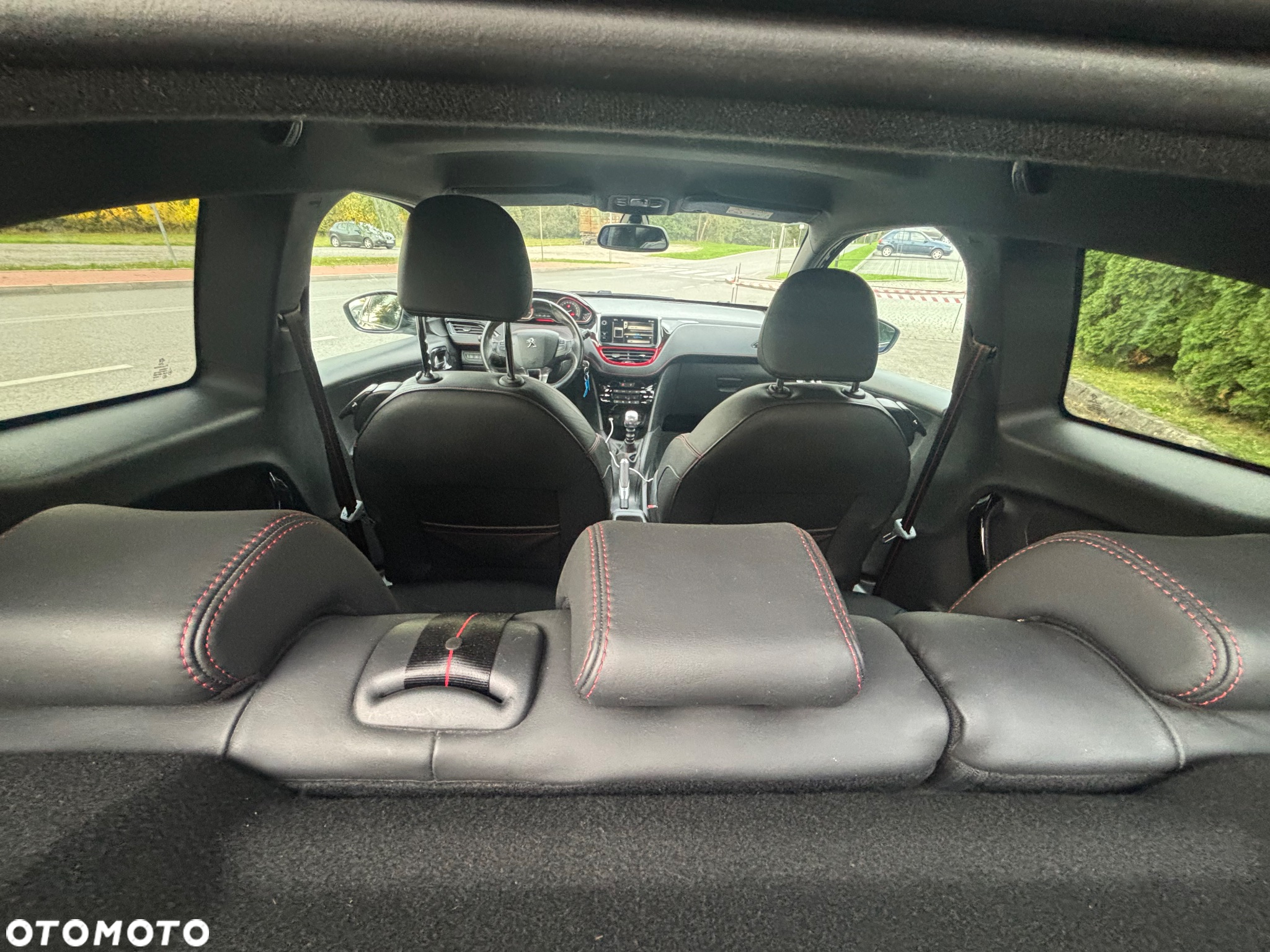 Peugeot 208 1.6 THP GTi - 38
