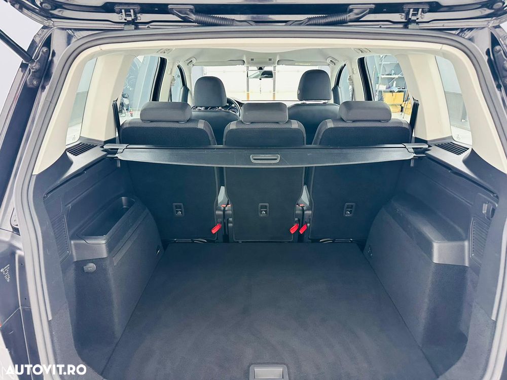 Volkswagen Touran 1.6 TDI SCR (BlueMotion Technology) DSG Trendline - 18