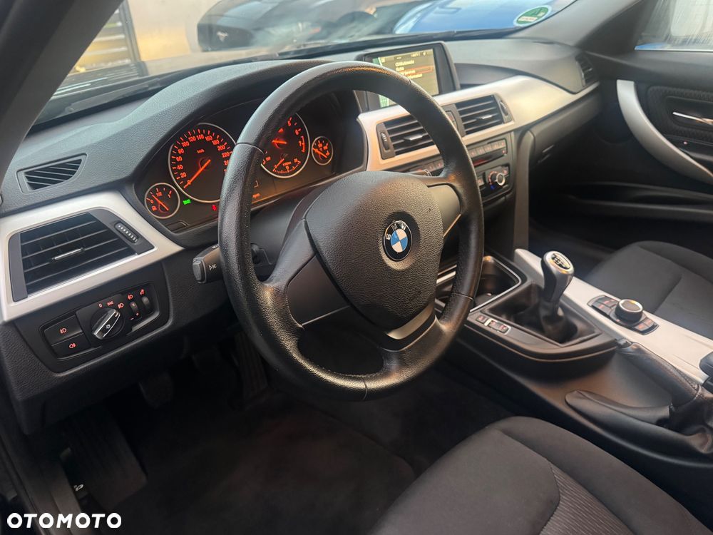 BMW Seria 3 - 13
