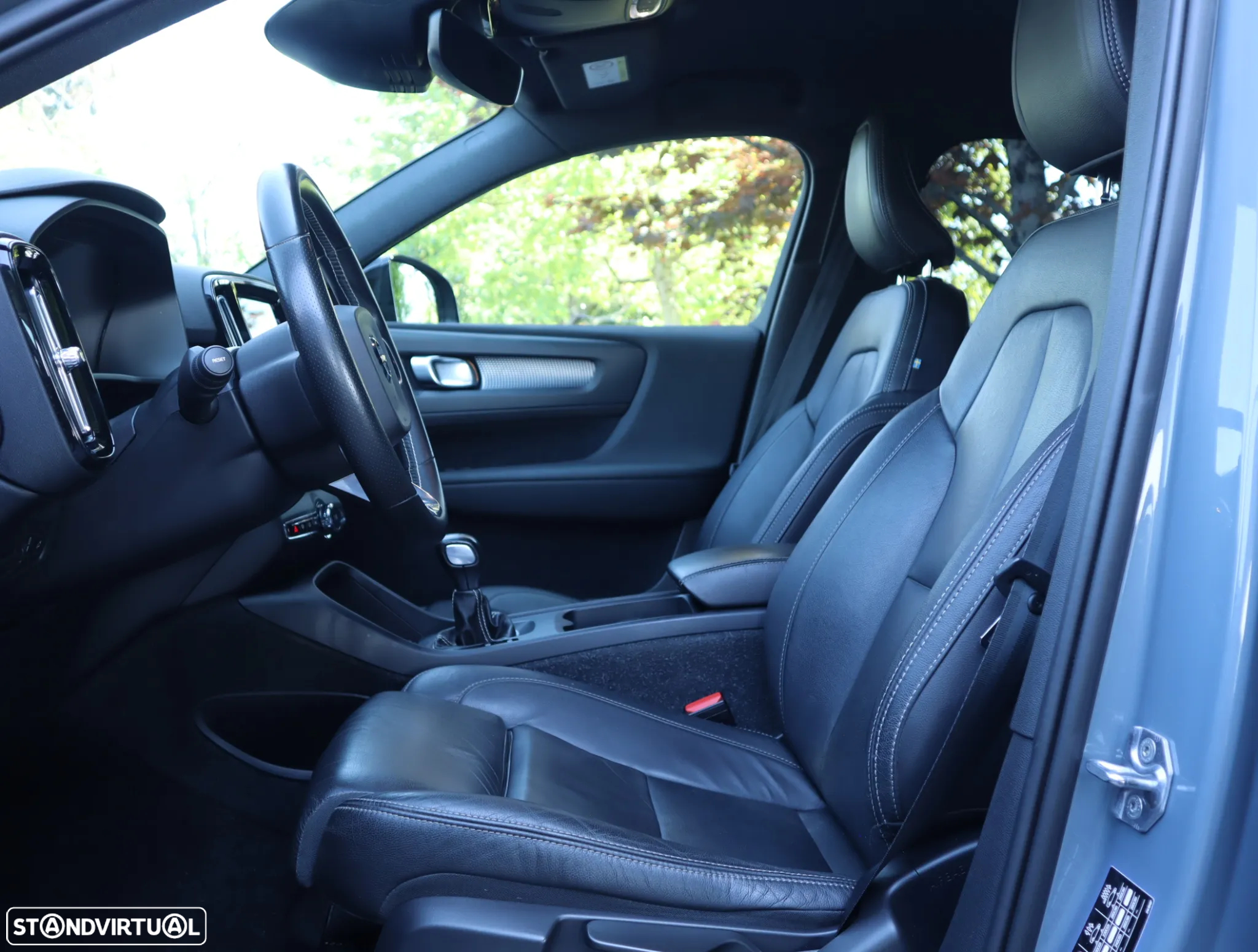 Volvo XC 40 1.5 T3 R-Design - 26