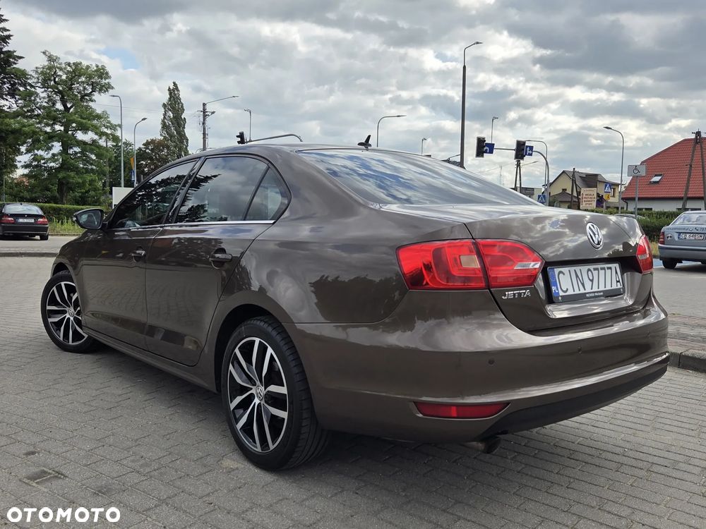 Volkswagen Jetta 1.2 TSI Comfortline - 6