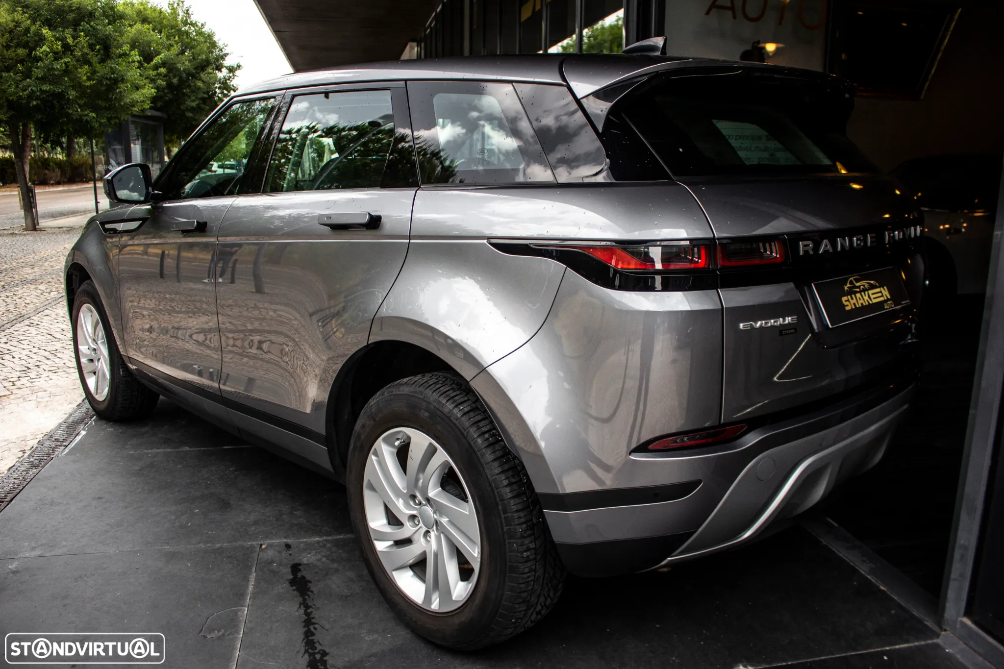 Land Rover Range Rover Evoque 2.0 D240 AWD Auto - 3