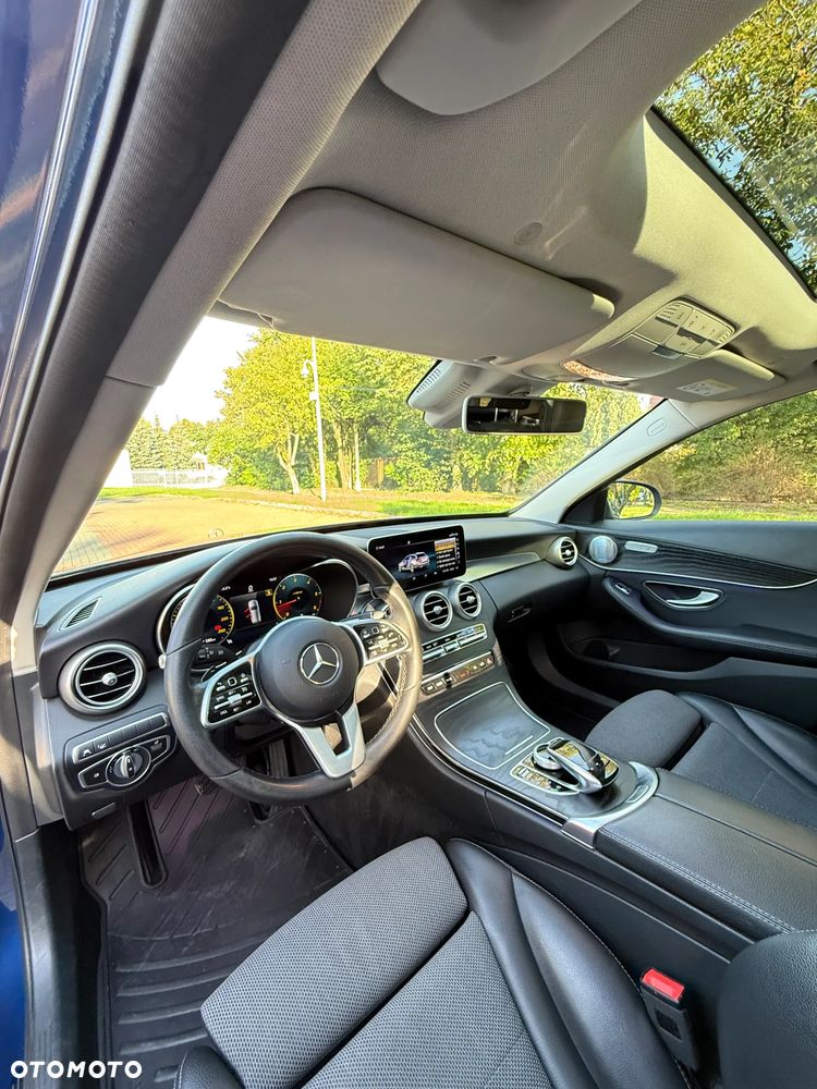 Mercedes-Benz Klasa C 300 d 4MATIC 9G-TRONIC - 17