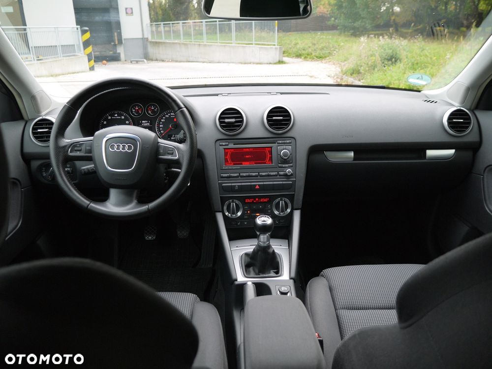 Audi A3 Sportback 1.6 Ambition - 14
