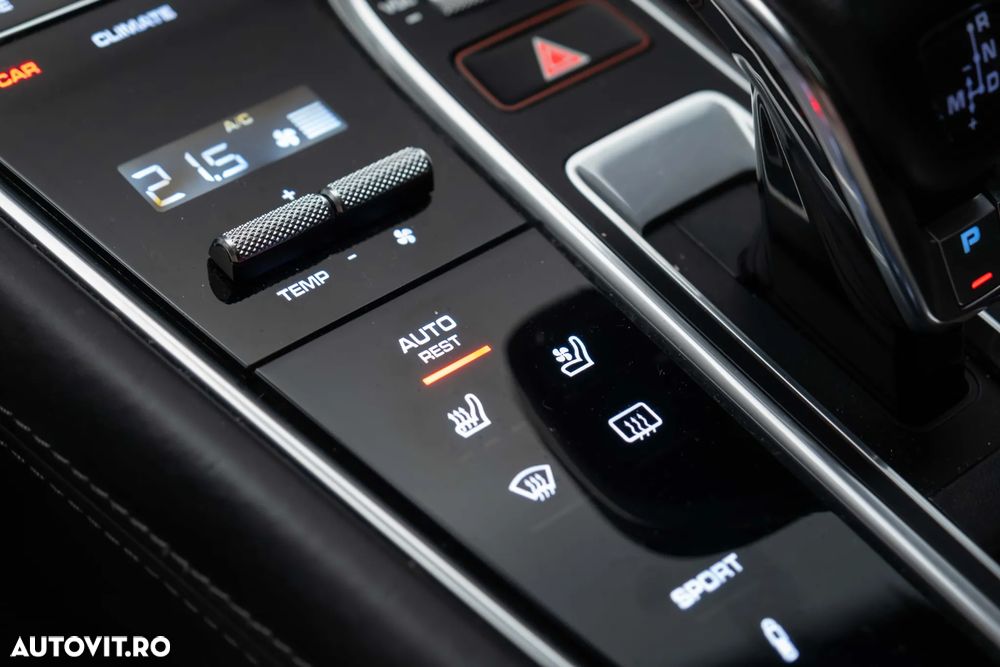 Porsche Panamera 4S - 13