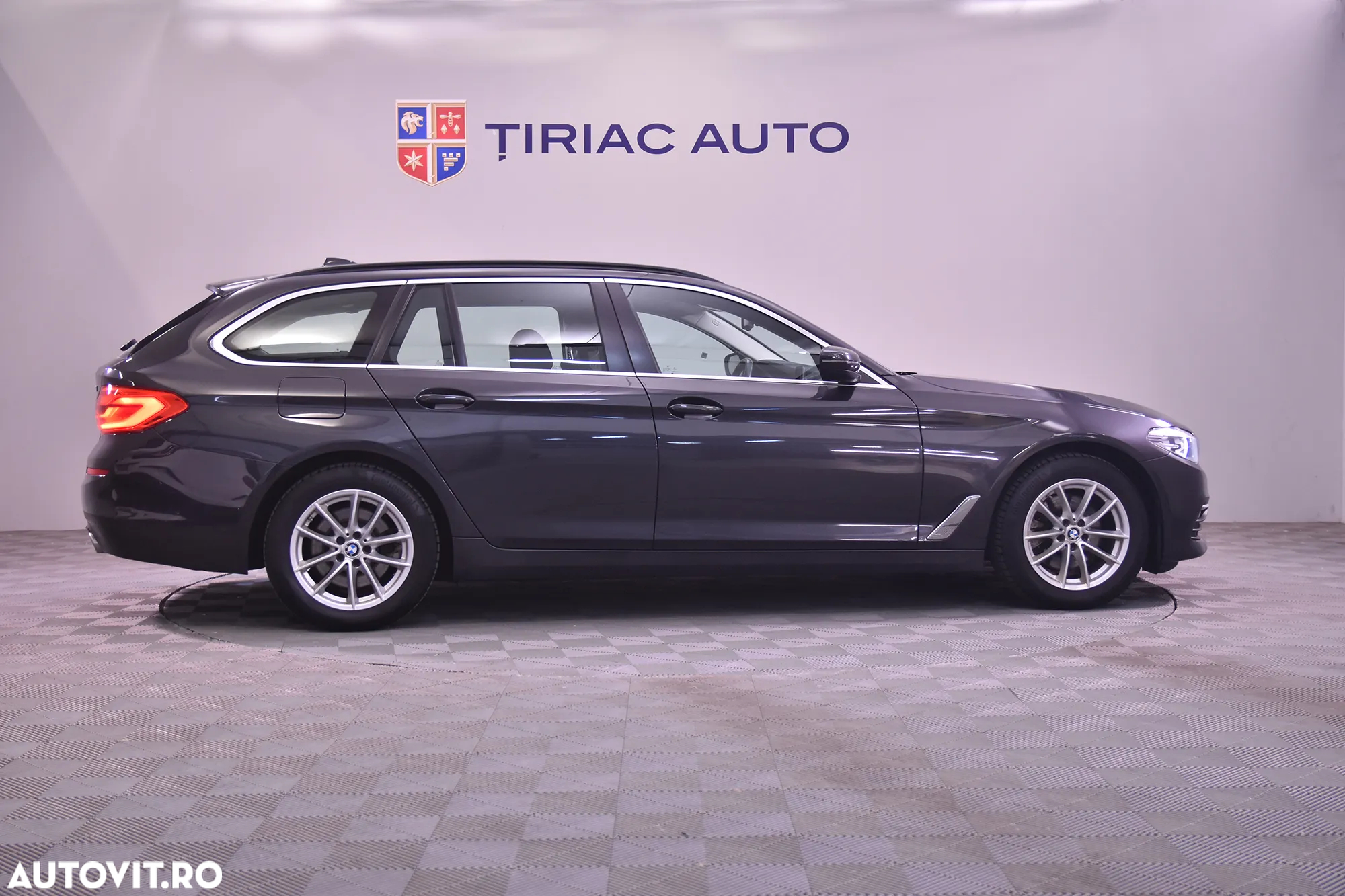 BMW Seria 5 520d AT - 6