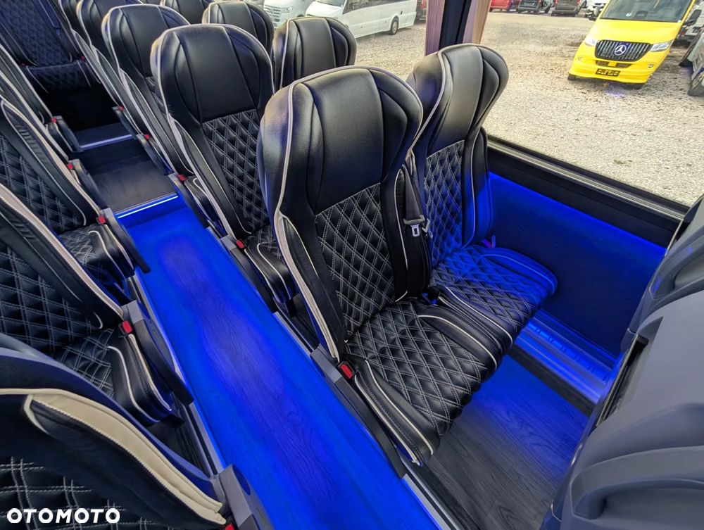 Mercedes-Benz Sprinter 519 - 24