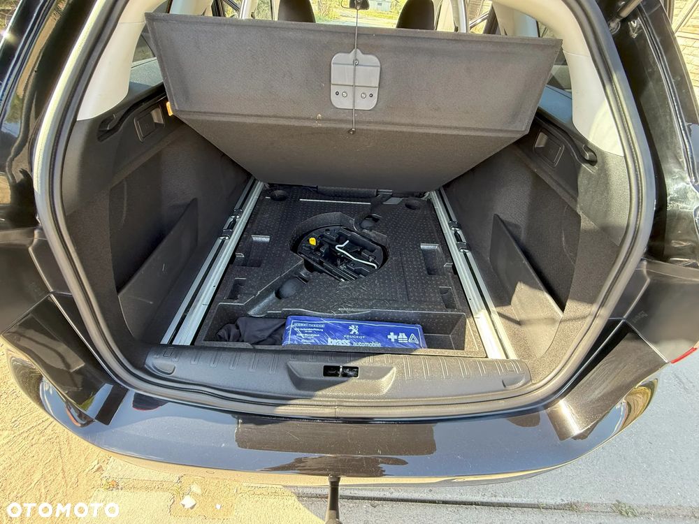 Peugeot 308 SW 1.5 BlueHDi Allure Pack S&S EAT8 - 25