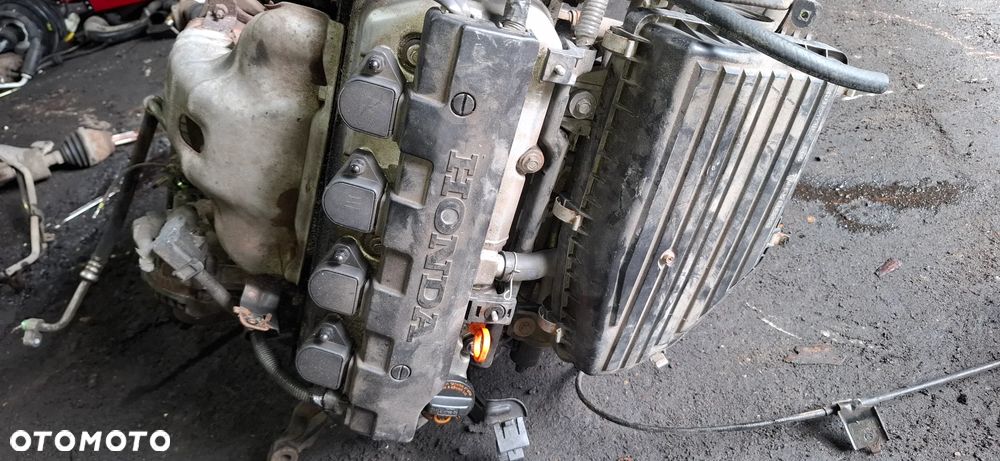Silnik Słupek HONDA CIVIC VII D14Z6 1.4 16V - 4