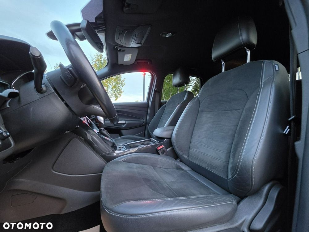 Ford Kuga 1.5 EcoBoost 4x4 ST-Line - 28