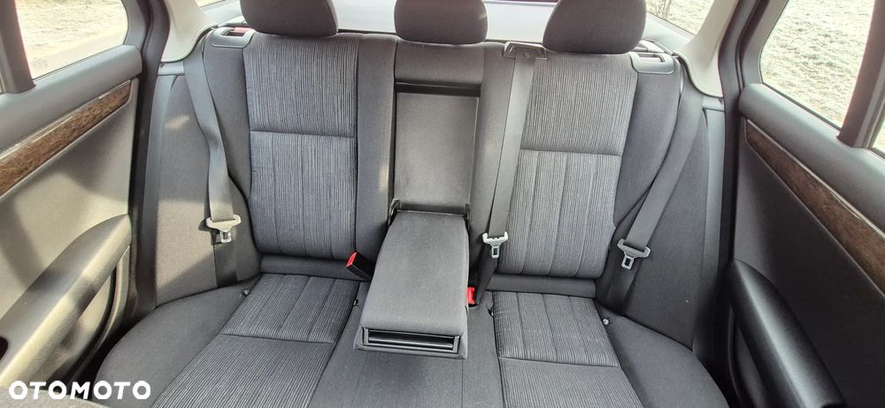 Mercedes-Benz Klasa C 180 CGI Automatik BlueEFFICIENCY - 8