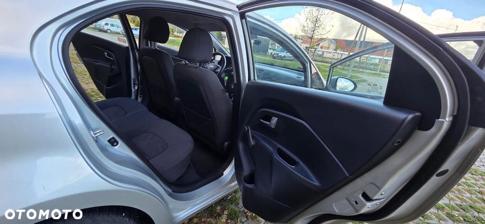 Kia Rio 1.4 M - 25