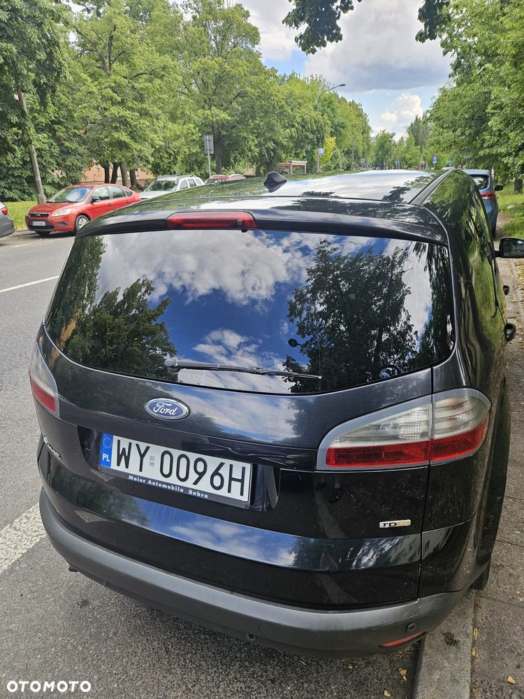 Ford S-Max - 16