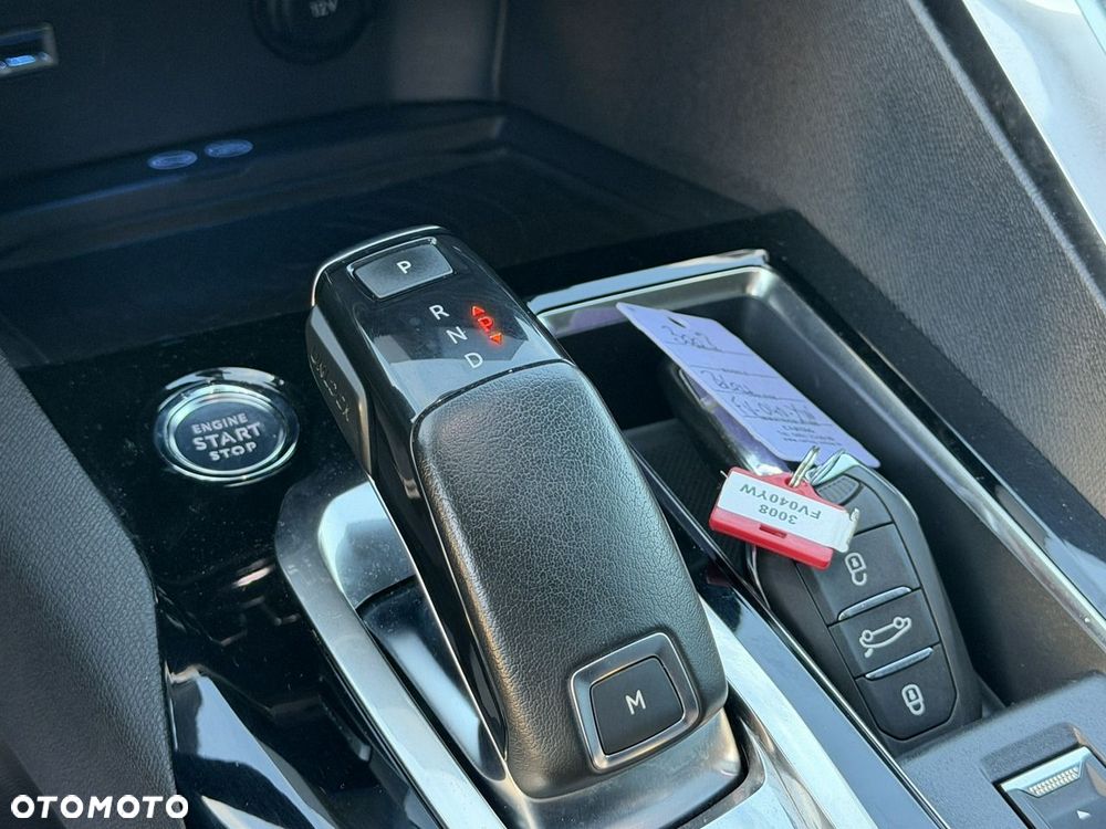 Peugeot 3008 BlueHDi 130 Stop & Start EAT8 Allure Pack - 26