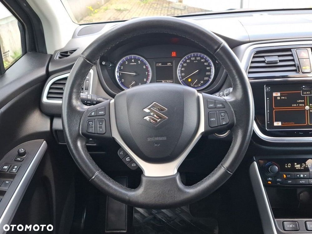 Suzuki SX4 S-Cross 1.0 T Premium - 10