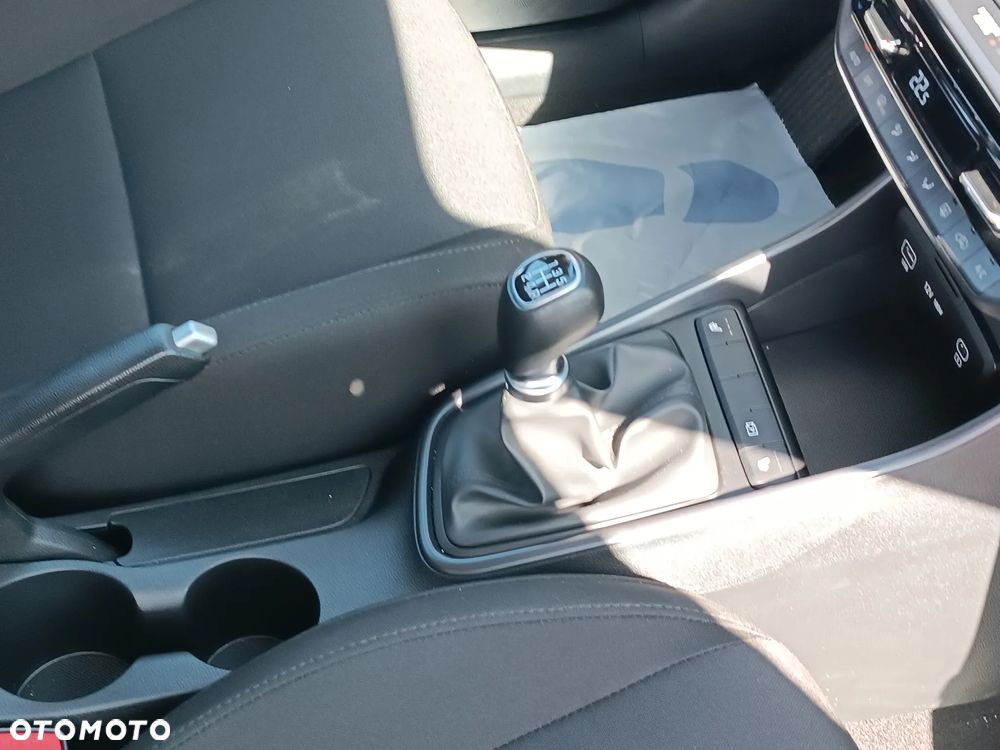 Hyundai i20 1.2 Modern - 21