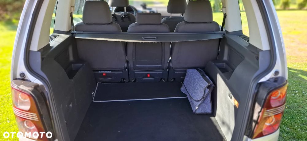 Volkswagen Touran 1.9 TDI DPF Conceptline - 37