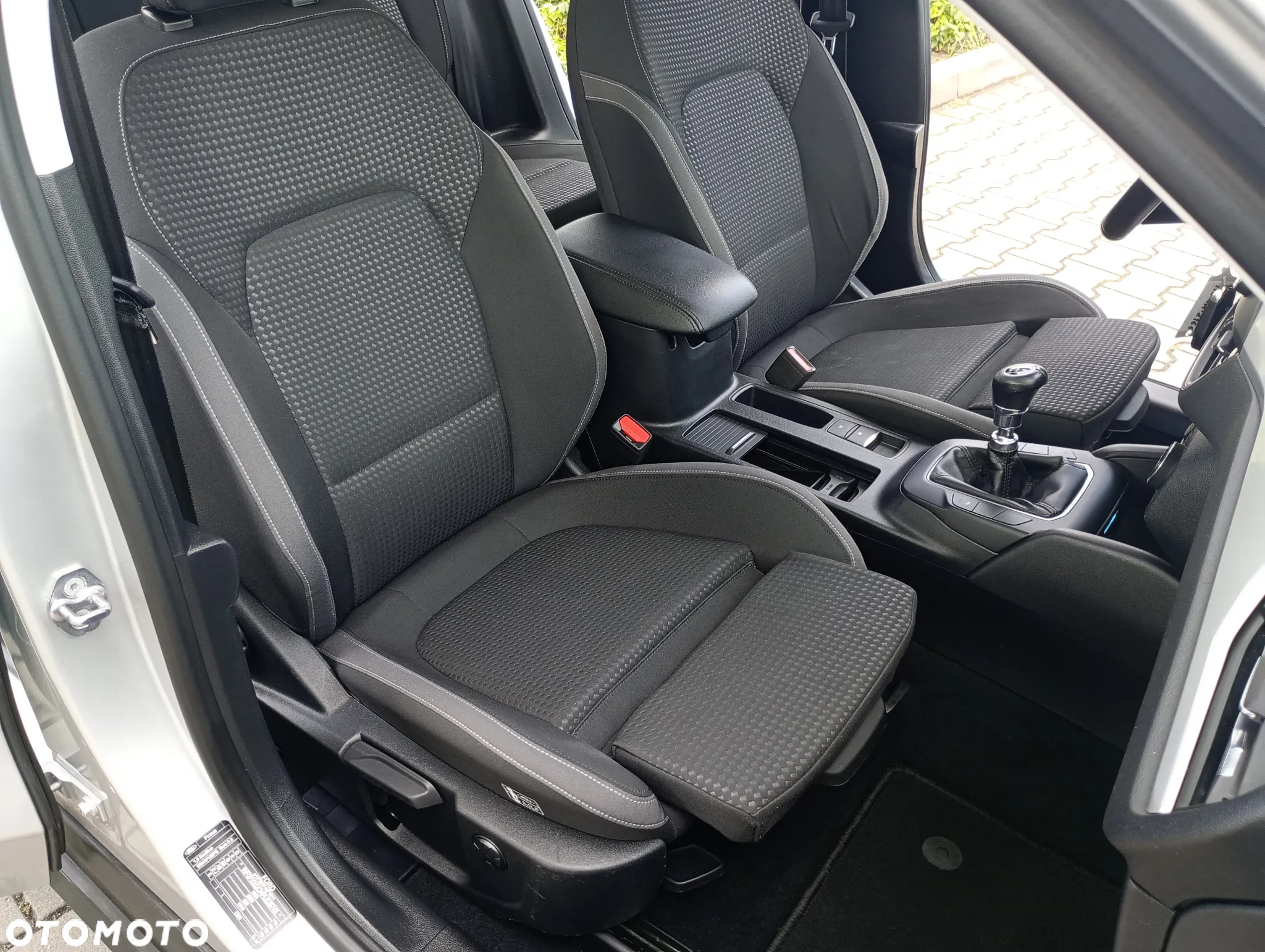 Ford Focus 1.5 EcoBlue Start-Stopp-System COOL&CONNECT DESIGN - 12