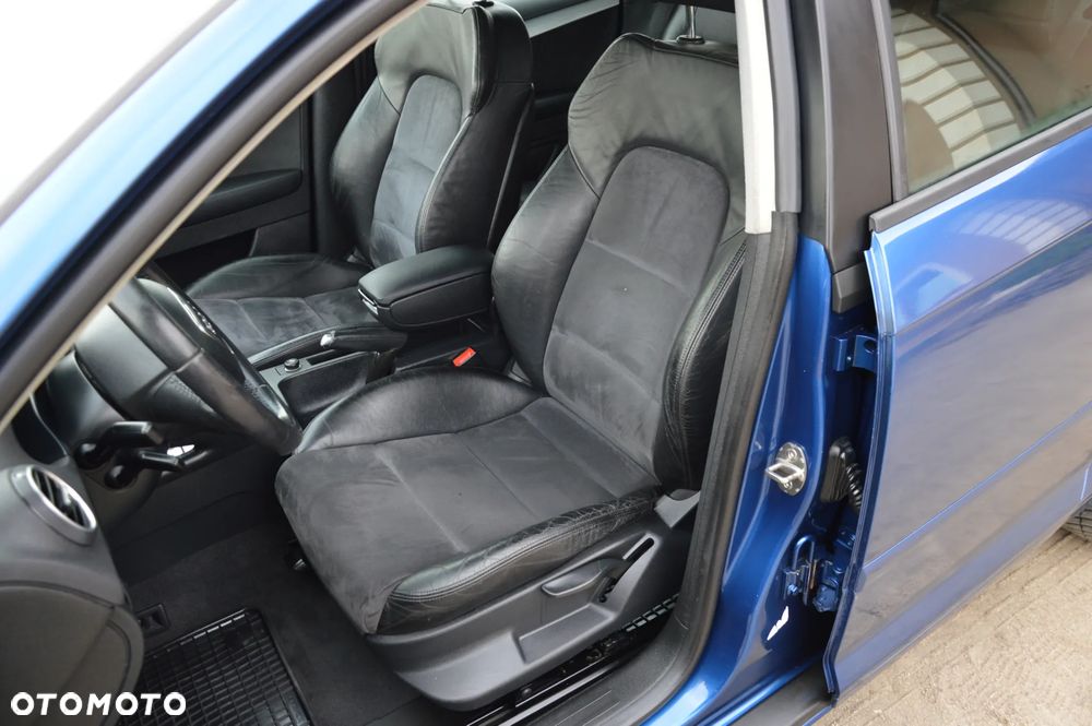 Audi A3 Sportback 2.0 TDI DPF quattro S line Sportpaket - 2
