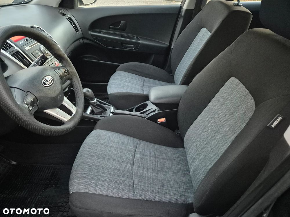 Kia Ceed Cee'd 1.6 Comfort + - 9