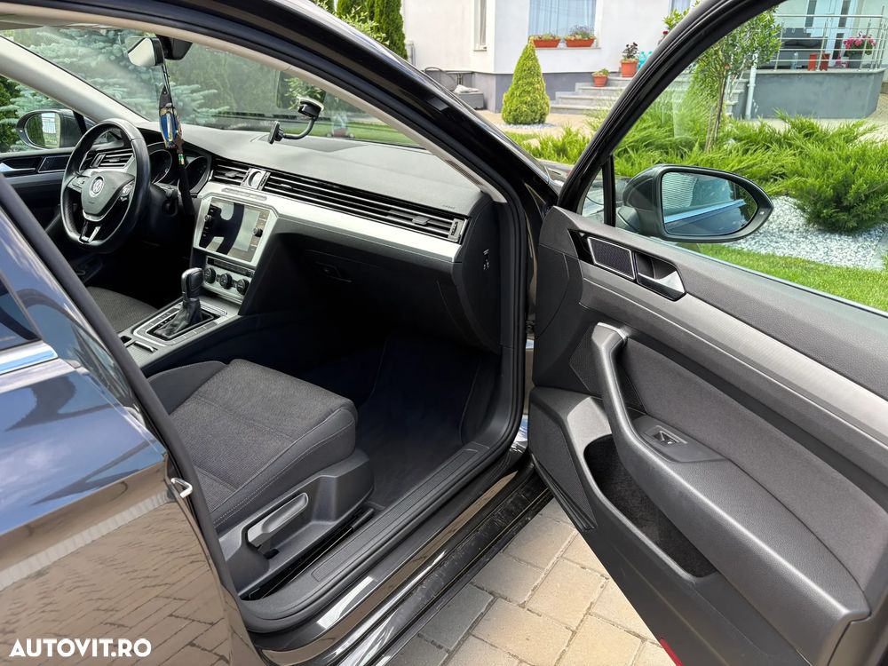 Volkswagen Passat 2.0 TDI DSG Comfortline - 12