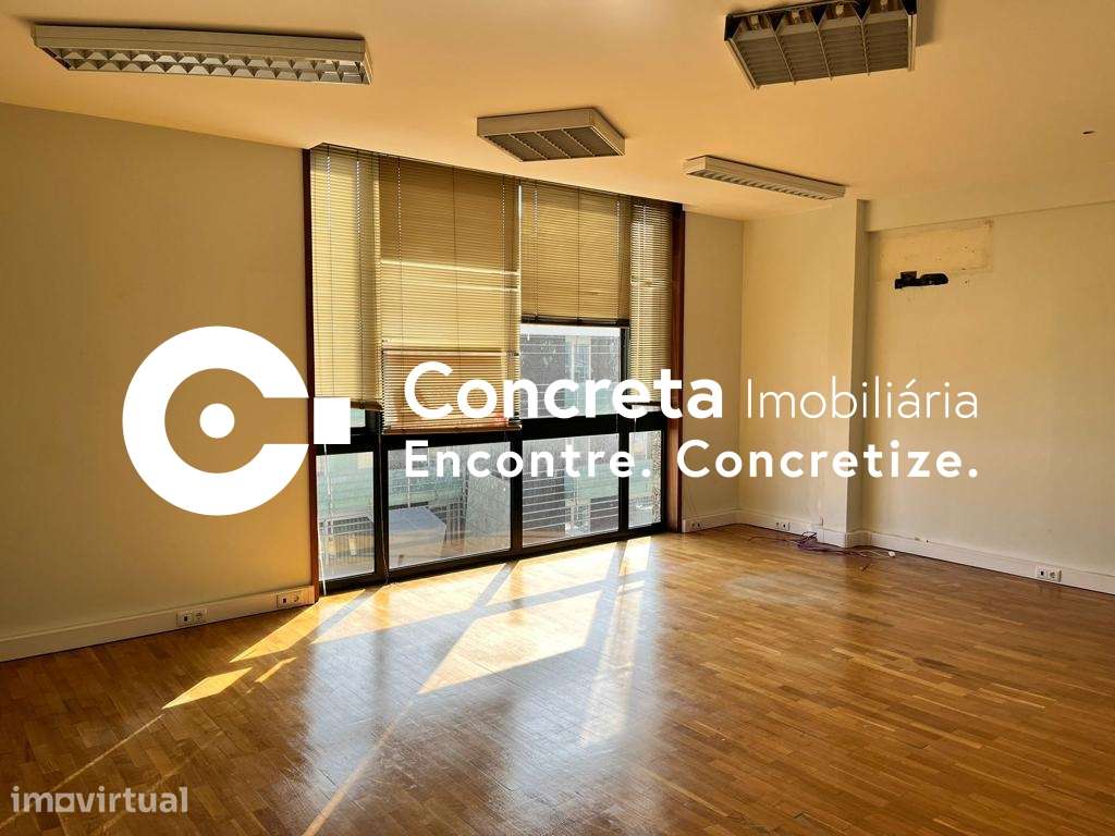 Escritório para arrendamento no Edf. Sobarcol III, no centro de Barcel - Grande imagem: 2/7
