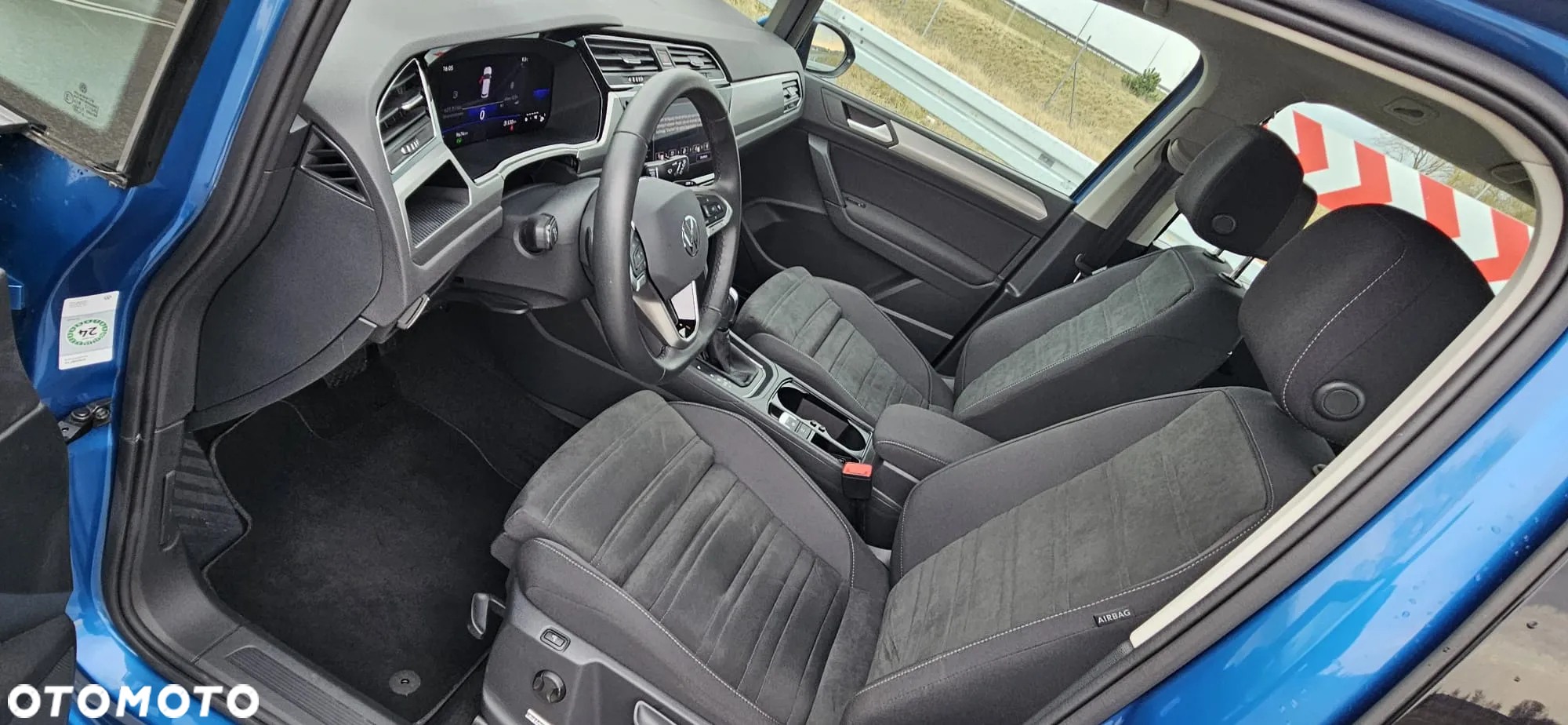 Volkswagen Touran - 16