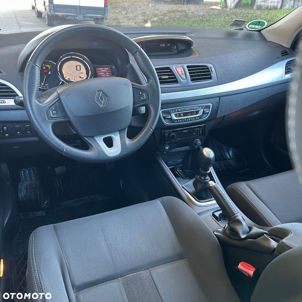 Renault Megane 1.6 16V 110 Paris Business - 18