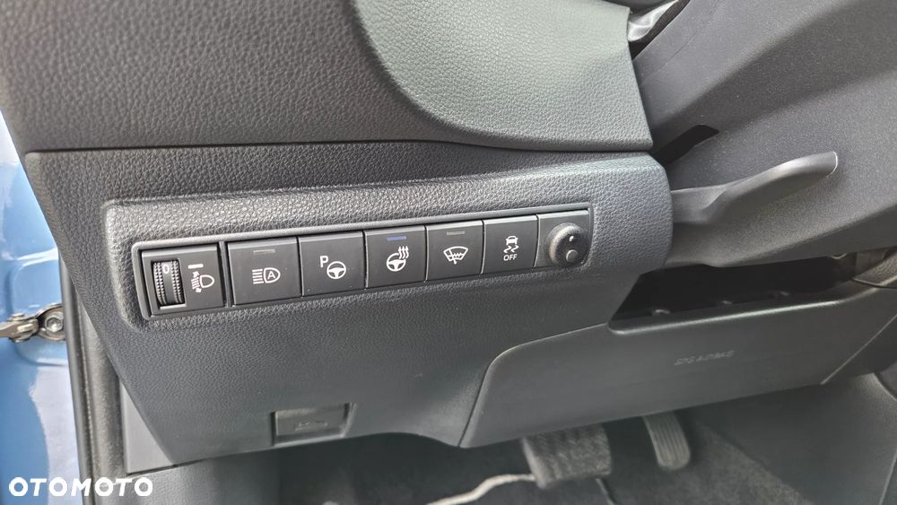 Toyota Corolla 2.0 Hybrid Executive - 26