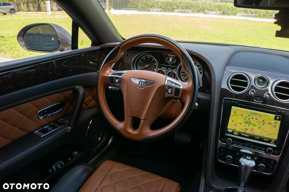 Bentley Flying Spur - 22