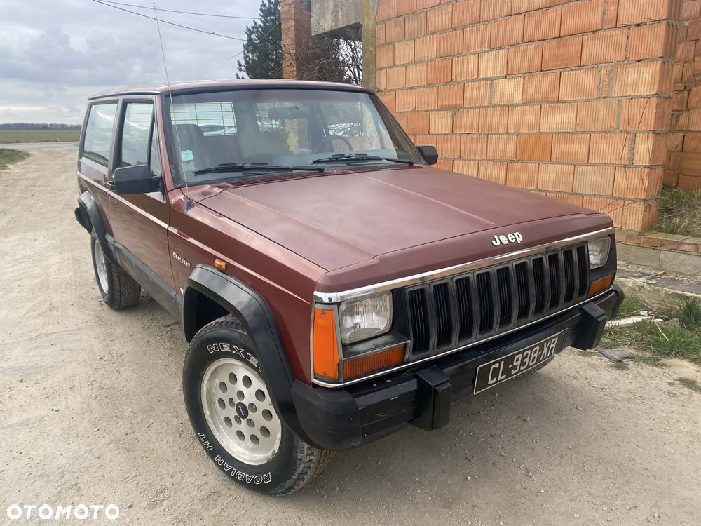 Jeep Cherokee - 24