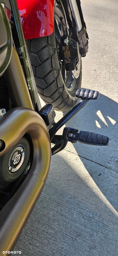 Harley-Davidson Softail Fat Bob - 23