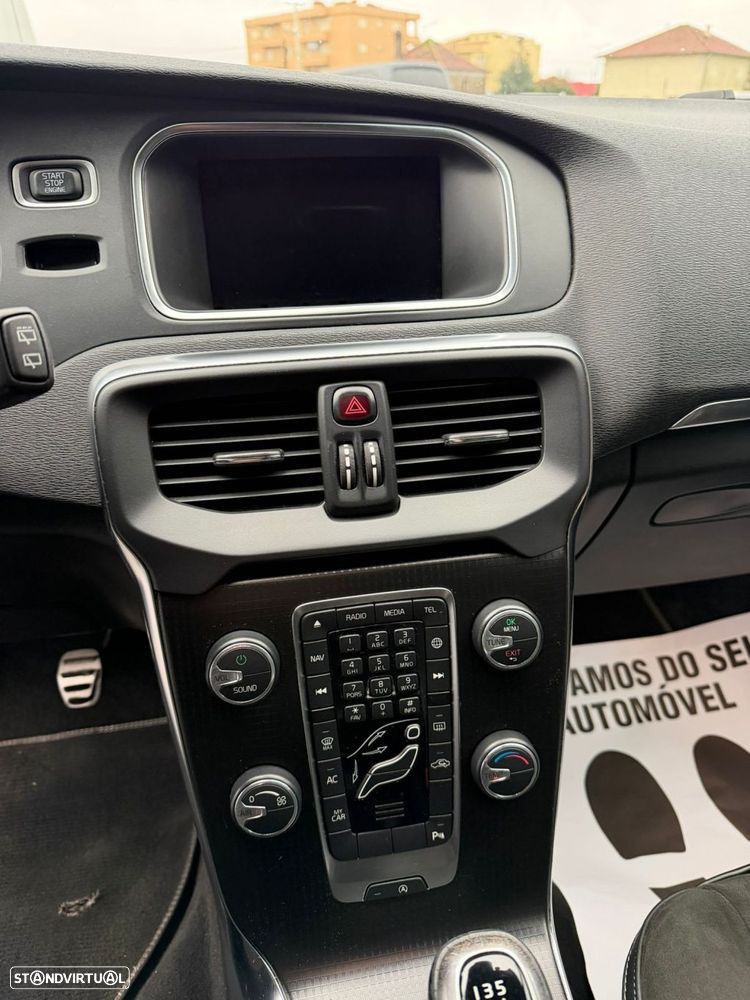 Volvo V40 2.0 D2 R-Design - 27